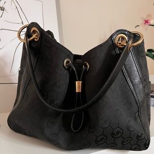 Gorgeous Michael Kors shoulder bag in like brand new condition.